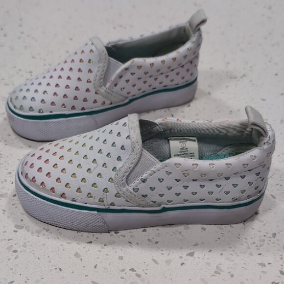 Kids Slip-On Shoes with Heart Pattern - Picture 2 of 6